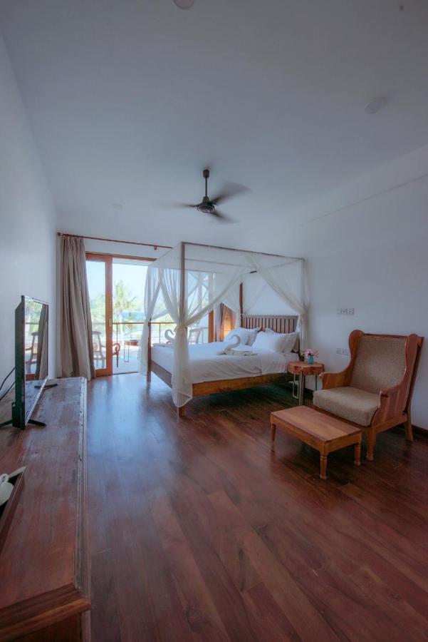 Cardamon Hotel Nilaveli Exterior foto